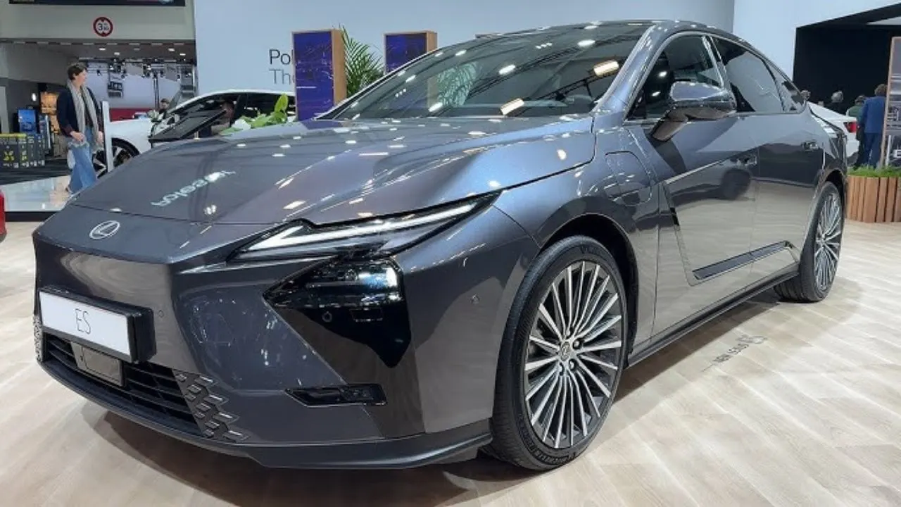 Lexus ES Luxury Sedan 2026