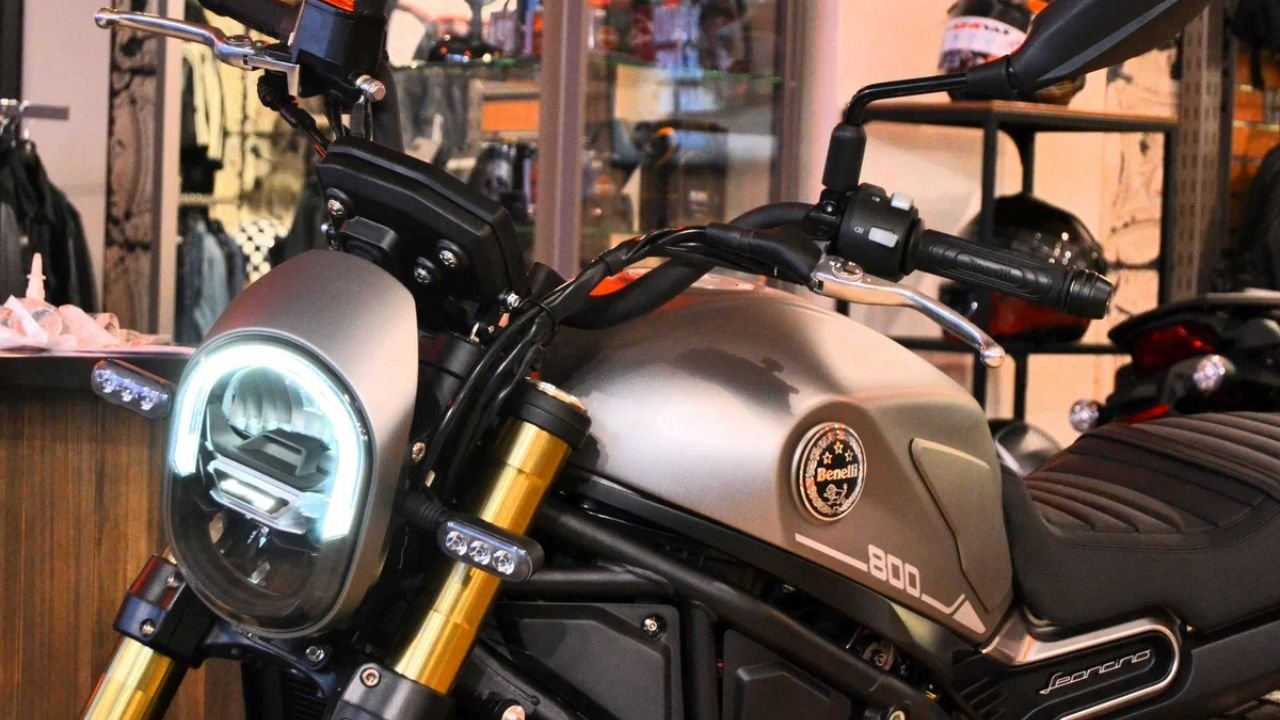 Benelli Leoncino 800 Launched